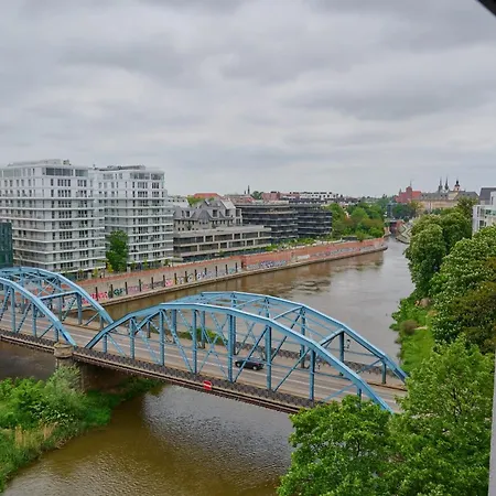 Odra Tower With Free Garage By Renters Apartamento Breslavia